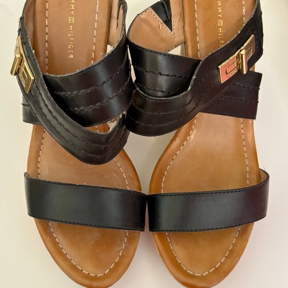 Tommy Hilfiger| Black FauxLeather ‘Mili’ Cork Wedge Sandal Shoe 4” Heel Sz 8.5 - Picture 3 of 9